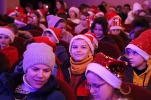 Закарпатські лялькарі підготували для маленьких глядачів зустріч з новорічно-різдвяним дивом Закарпатські лялькарі підготували для маленьких глядачів зустріч з новорічно-різдвяним дивом