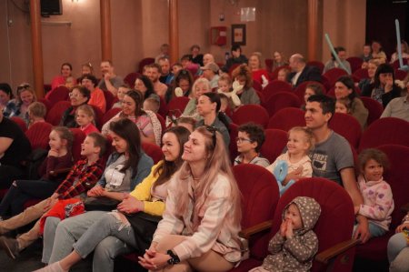 Стережися червоного півня!": закарпатські лялькарі показали прем'єру вистави про пожежну безпеку Стережися червоного півня!": закарпатські лялькарі показали прем'єру вистави про пожежну безпеку